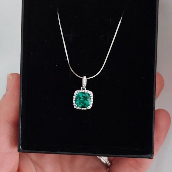 2.1 Carat Emerald Sterling Silver Necklace - Picture 3 of 9